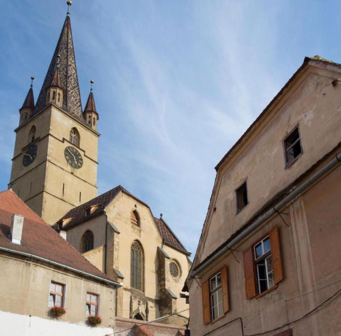 Ultracentral Medieval Apartment Сибиу Екстериор снимка