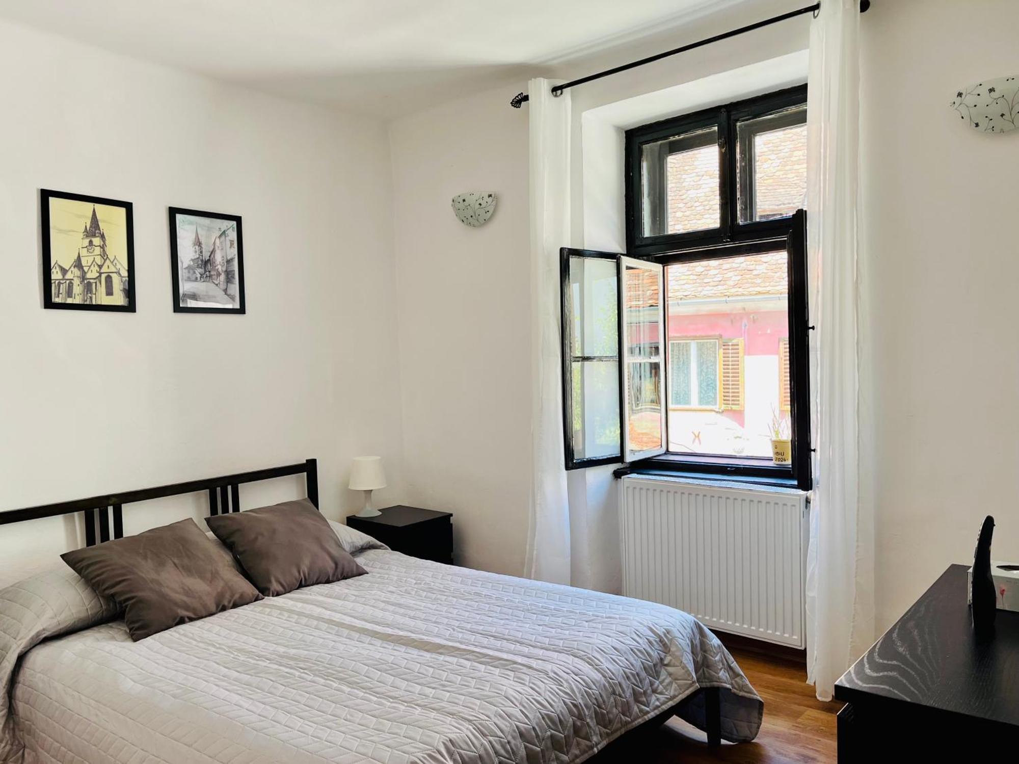 Ultracentral Medieval Apartment Сибиу Екстериор снимка