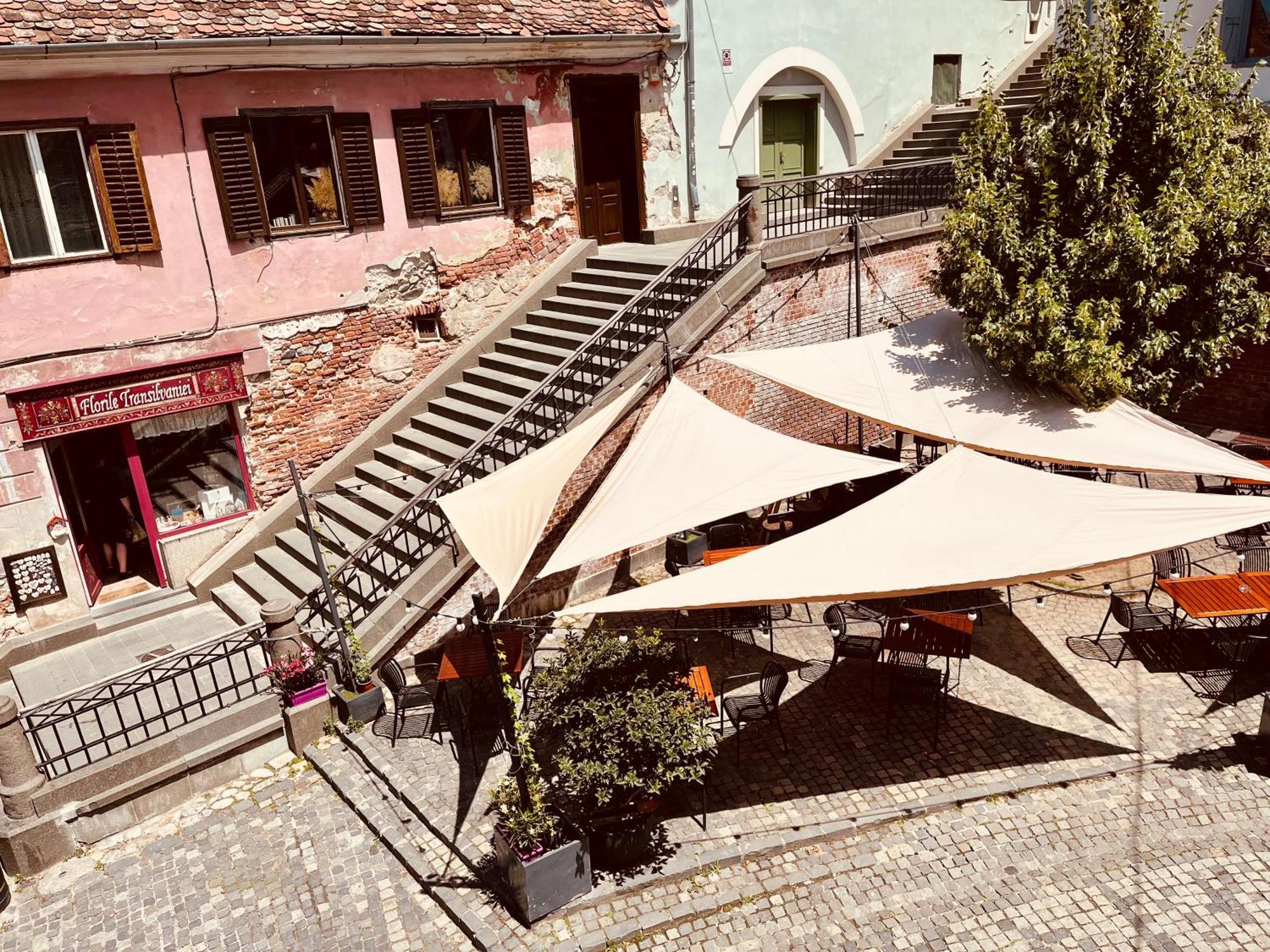 Ultracentral Medieval Apartment Сибиу Екстериор снимка