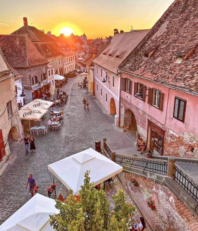 Ultracentral Medieval Apartment Сибиу Екстериор снимка